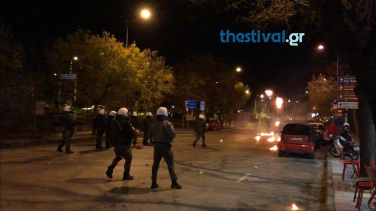 Επεισόδια στη Θεσσαλονίκη μετά την πορεία για τον Αλέξανδρο Γρηγορόπουλο [vid]