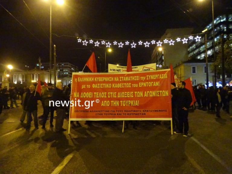 Νέα πορεία διαμαρτυρίας κατά του Ερντογάν στο κέντρο της Αθήνας [pics]