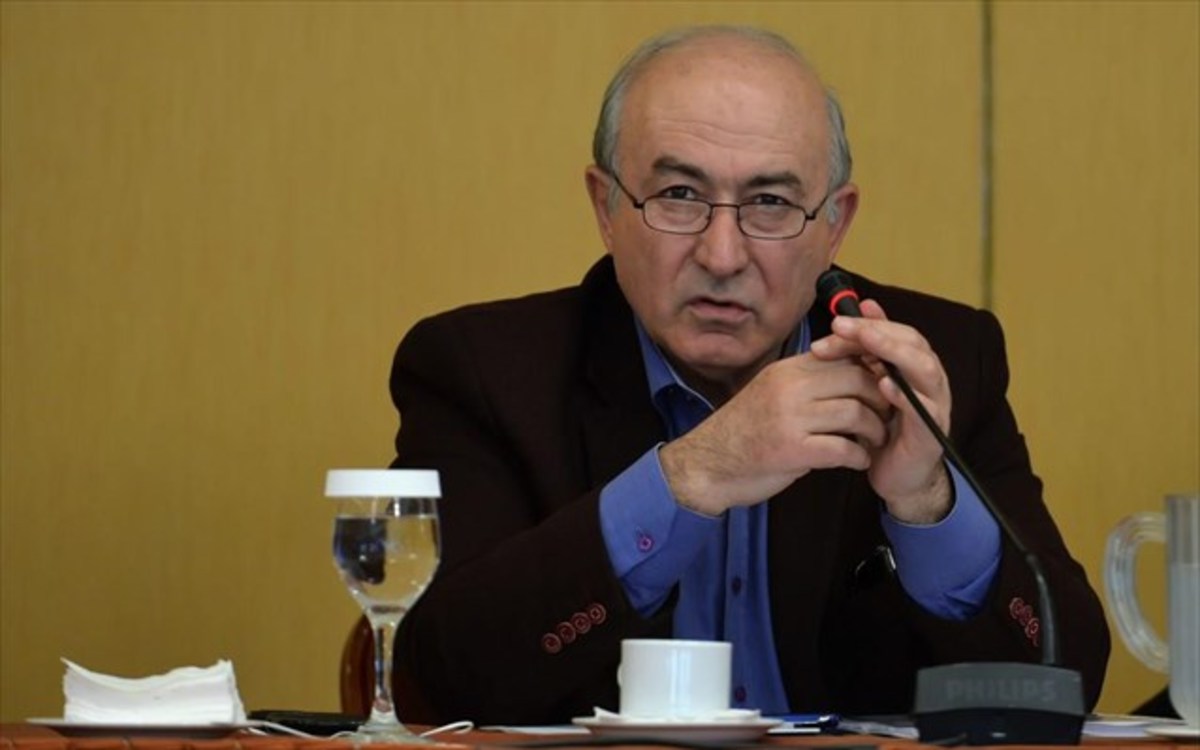 Παίρνει πίσω την παραίτησή του ο πρόεδρος του ΤΕΙ Πειραιά