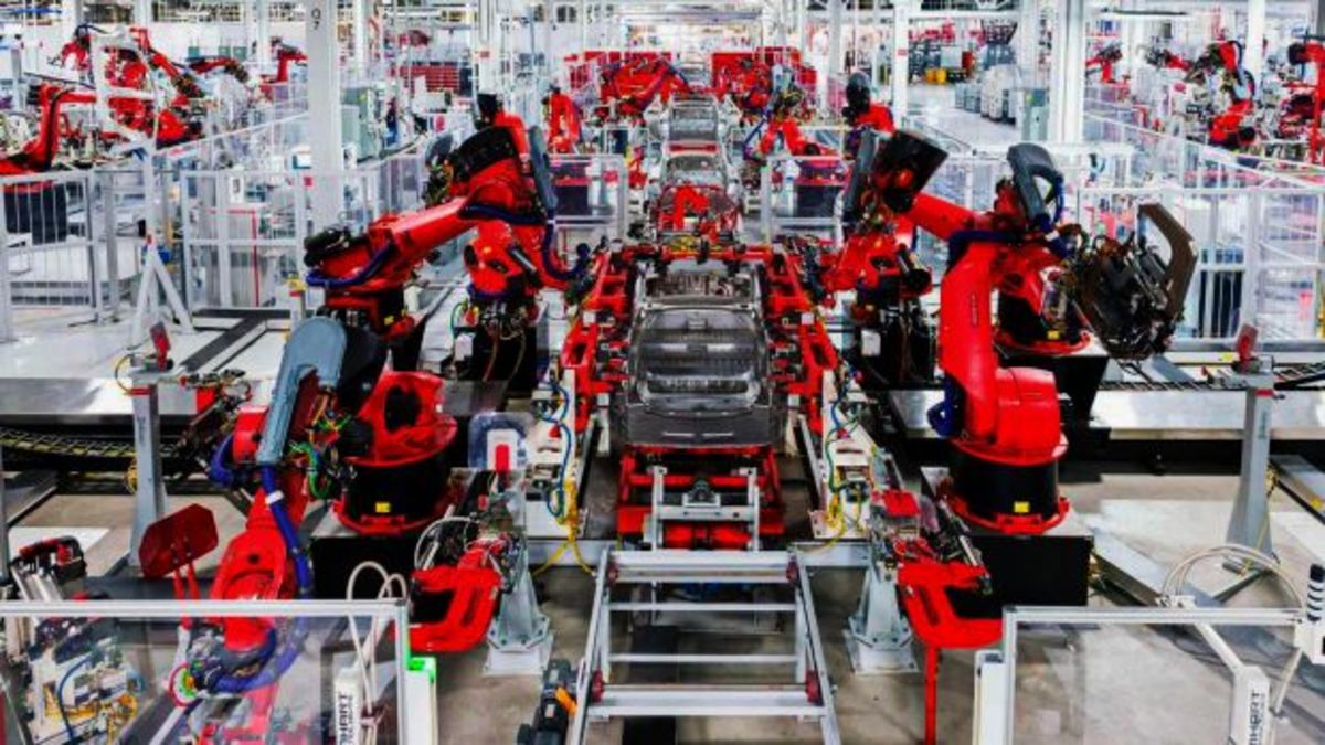 Το 90% των αυτοκινήτων Tesla βγαίνουν από τη γραμμή παραγωγής με προβλήματα