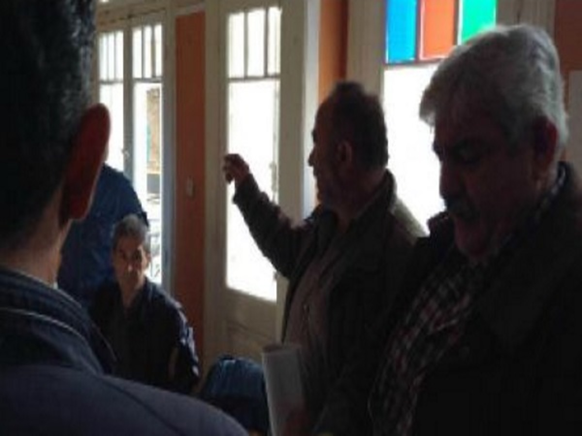 “Ντου” συνδικαλιστών της ΔΕΗ στα γραφεία του ΣΥΡΙΖΑ στην Τρίπολη