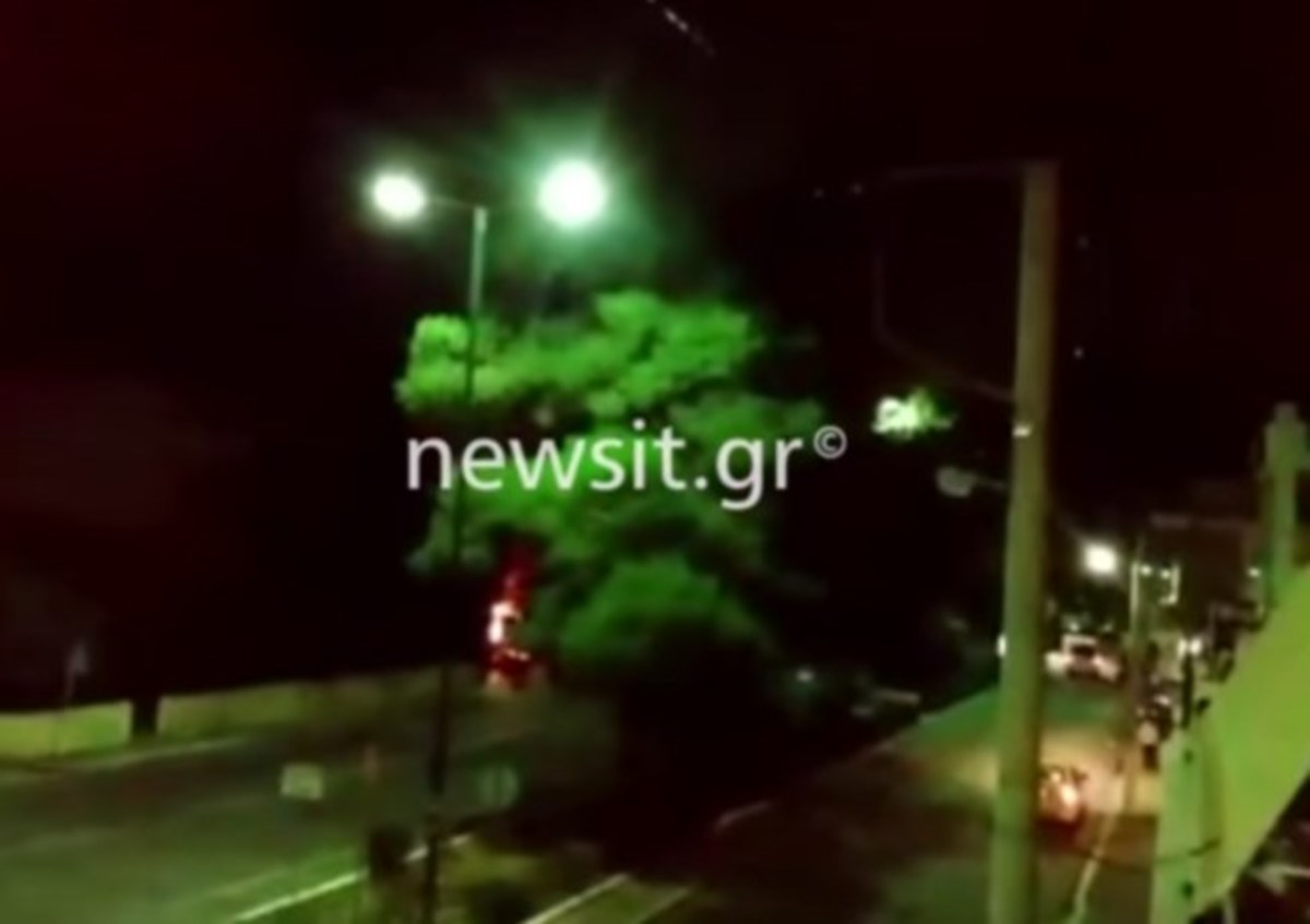 Βίντεο ντοκουμέντο: Έκρηξη σε βενζινάδικο της Αναβύσσου