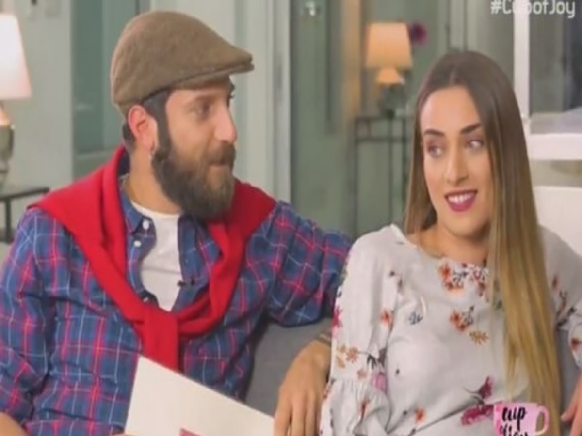 Γνωστή παρουσιάστρια αποκαλύπτει: «Έχω φορέσει χειροπέδες την ώρα του σεξ!» [vid]