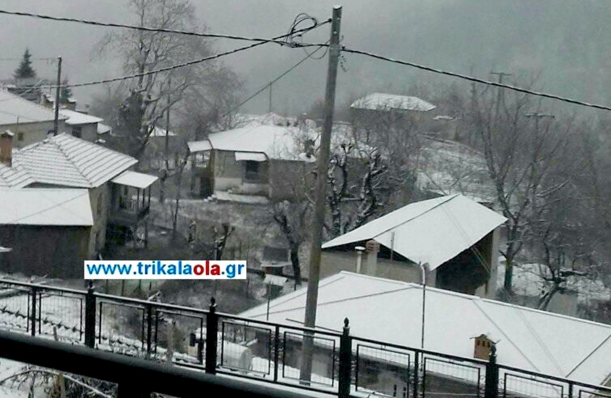 Θεσσαλία: Χιόνια σε Τρίκαλα και Καρδίτσα – Στους δρόμους 24 μηχανήματα [pic, vid]