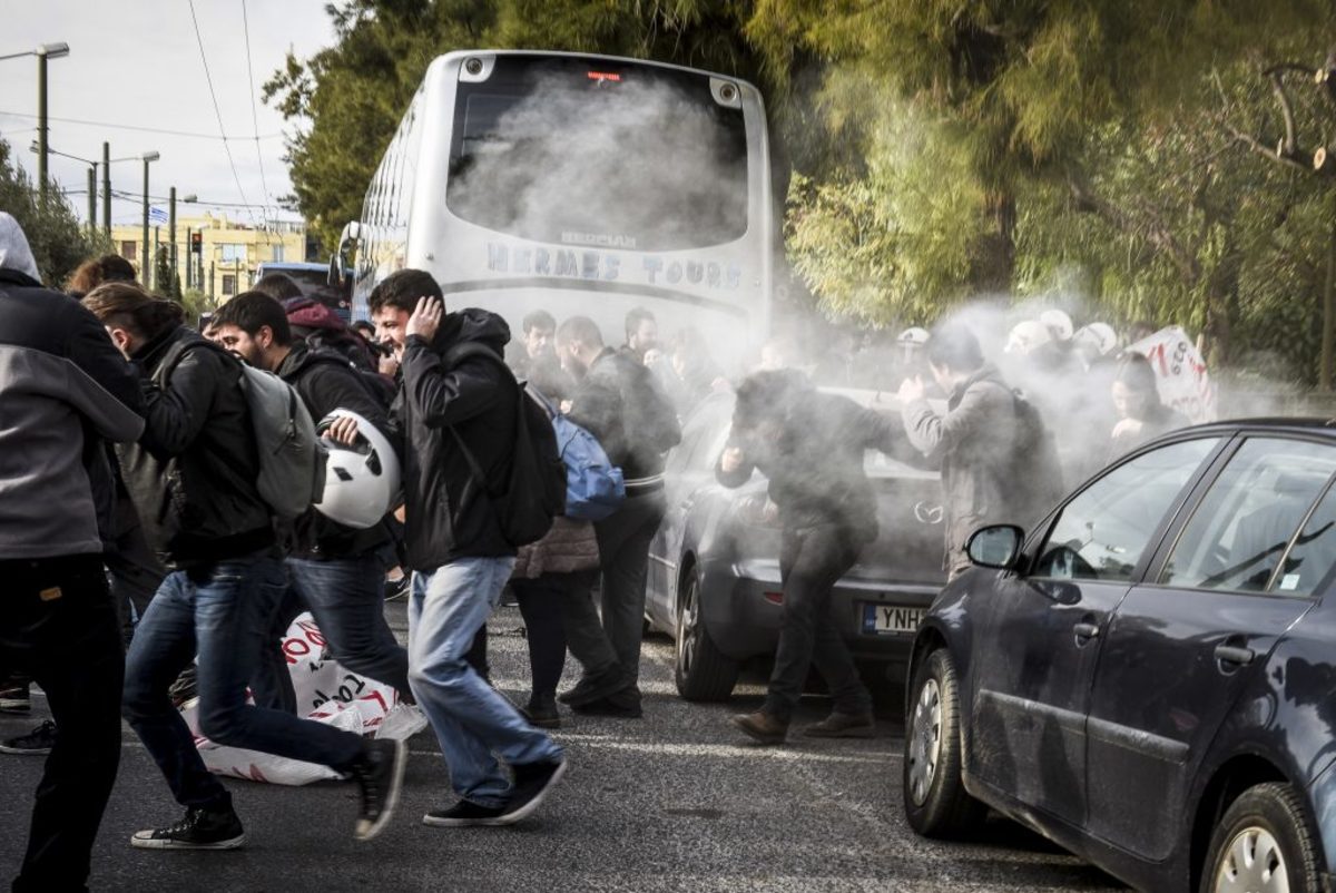 Επεισόδια στο Ζάππειο – Συμπλοκές φοιτητών με άνδρες των ΜΑΤ [pics]