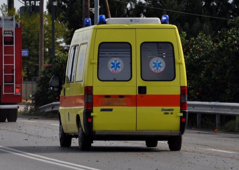 Τρίκαλα: Μηχανάκι έπεσε σε βυτιοφόρο – Σοβαρός τραυματισμός 72χρονου | Newsit.gr