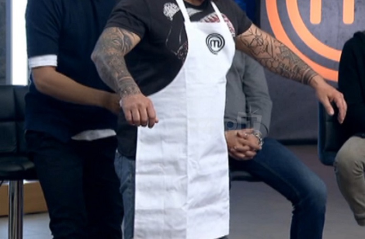 MasterChef: Ο αδερφός πασίγνωστου ηθοποιού πέρασε στην 50άδα! | Newsit.gr MasterChef: Ο αδερφός πασίγνωστου ηθοποιού πέρασε στην 50άδα! | Newsit.gr
