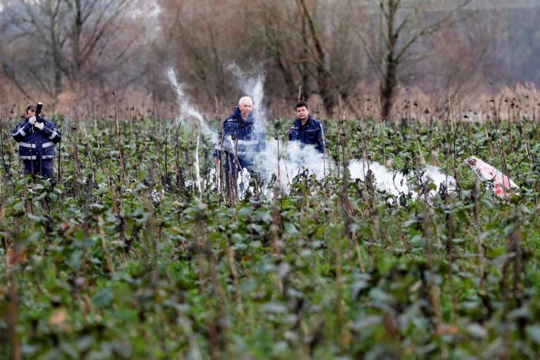Γερμανία: Συγκρούστηκαν αεροπλάνο με ελικόπτερο στον αέρα! Τέσσερις νεκροί | Newsit.gr Γερμανία: Συγκρούστηκαν αεροπλάνο με ελικόπτερο στον αέρα! Τέσσερις νεκροί | Newsit.gr