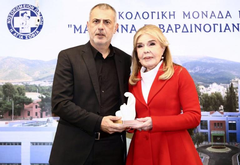 Ο Γιάννης Μώραλης στην Ογκολογική Μονάδα Παίδων “Ελπίδα” | Newsit.gr Ο Γιάννης Μώραλης στην Ογκολογική Μονάδα Παίδων “Ελπίδα” | Newsit.gr