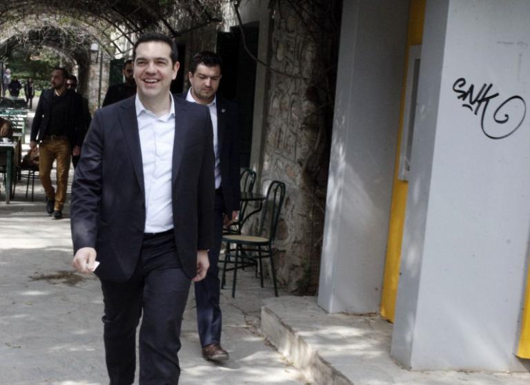 Νταβός: «Λαχανιασμένος» έφτασε ο Τσίπρας στην σύνοδο – Περπάτησε 2 χιλιόμετρα μέσα στο χιόνι! | Newsit.gr Νταβός: «Λαχανιασμένος» έφτασε ο Τσίπρας στην σύνοδο – Περπάτησε 2 χιλιόμετρα μέσα στο χιόνι! | Newsit.gr
