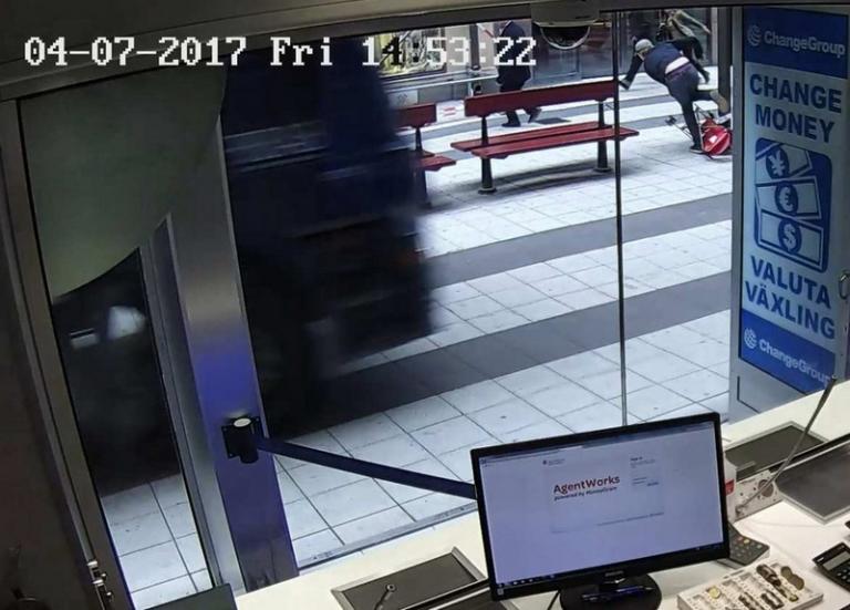 Ξεκίνησε η δίκη του Ουζμπέκου για το τρομοκρατικό χτύπημα στη Στοκχόλμη – «Σφύζει από άπιστους» | Newsit.gr Ξεκίνησε η δίκη του Ουζμπέκου για το τρομοκρατικό χτύπημα στη Στοκχόλμη – «Σφύζει από άπιστους» | Newsit.gr