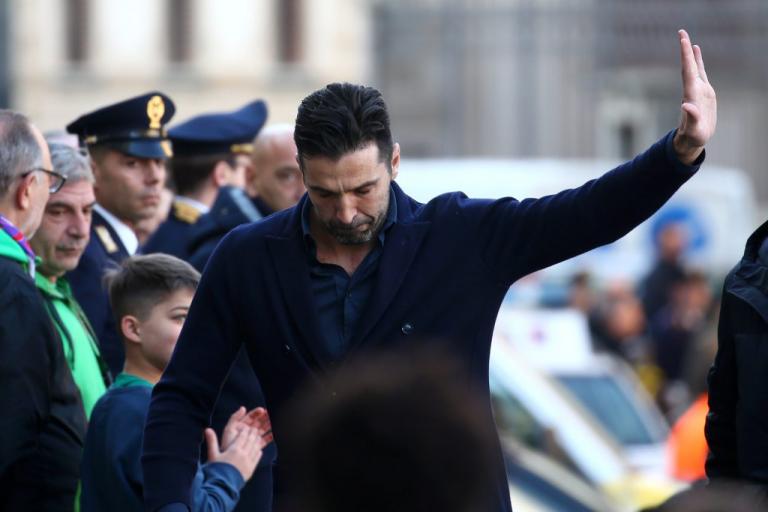 Ράγισαν καρδιές στην κηδεία του Αστόρι! Συγκινητικές στιγμές στη Φλωρεντία [pics, vids] | Newsit.gr