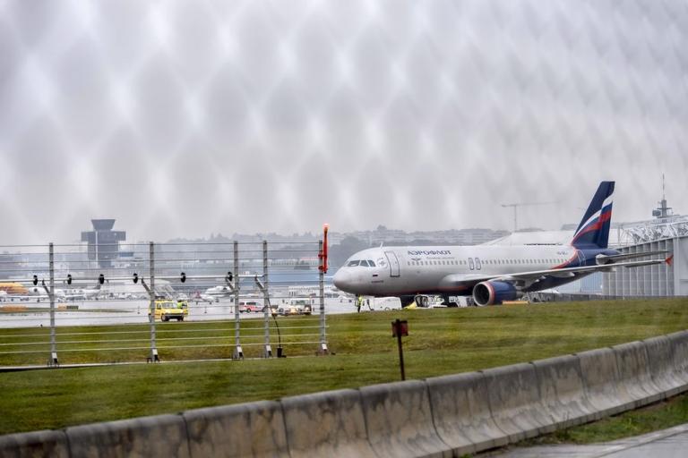 Επαναλειτουργεί το αεροδρόμιο της Γενεύης | Newsit.gr Επαναλειτουργεί το αεροδρόμιο της Γενεύης | Newsit.gr
