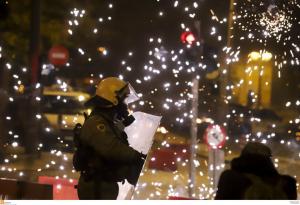 Γερμανικό… κράξιμο! «Αναρχικοί ρημάζουν και καίνε»!