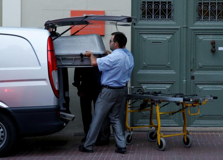 Τάφηκαν ξανά τα λείψανα του Νταλί μετά το τεστ DNA | Newsit.gr Τάφηκαν ξανά τα λείψανα του Νταλί μετά το τεστ DNA | Newsit.gr
