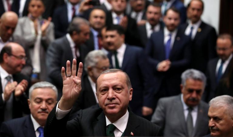 Μάζεψαν οι δικοί του τον Ερντογάν! «Δεν εννοούσε ότι θα καταλάβουμε απόψε την Αφρίν» | Newsit.gr Μάζεψαν οι δικοί του τον Ερντογάν! «Δεν εννοούσε ότι θα καταλάβουμε απόψε την Αφρίν» | Newsit.gr