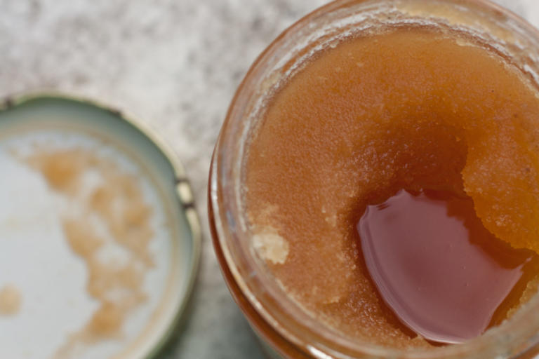 Μέλι που έχει “ζαχαρώσει”: Το κόλπο για να το ξανακάνετε λείο [pics, vid] | Newsit.gr