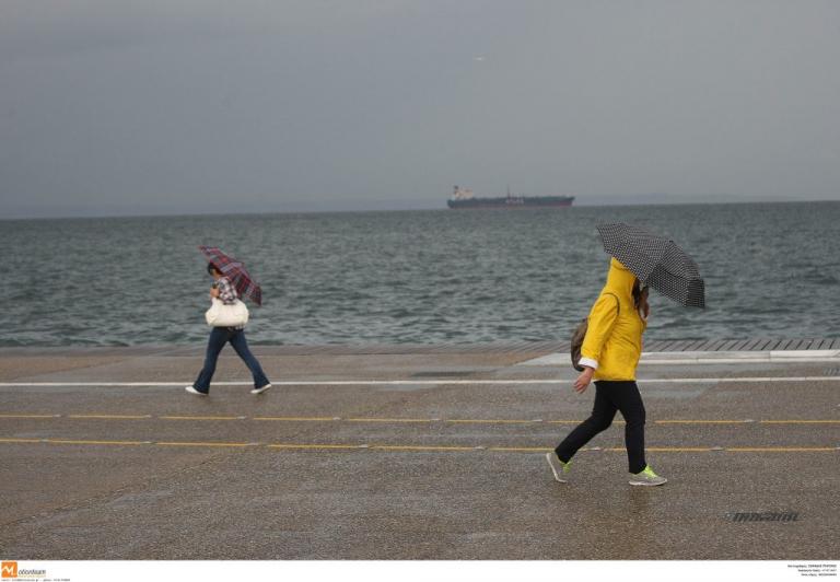 Καιρός: Βροχές, ισχυρές καταιγίδες και μεταφορά σκόνης