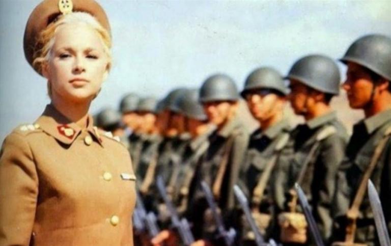 Η Λασκαρίνα Μπουμπουλίνα, ο σμήναρχος Κάκαλος και οι… 300 του Λεωνίδα! Πανικός στο Twitter! | Newsit.gr Η Λασκαρίνα Μπουμπουλίνα, ο σμήναρχος Κάκαλος και οι… 300 του Λεωνίδα! Πανικός στο Twitter! | Newsit.gr