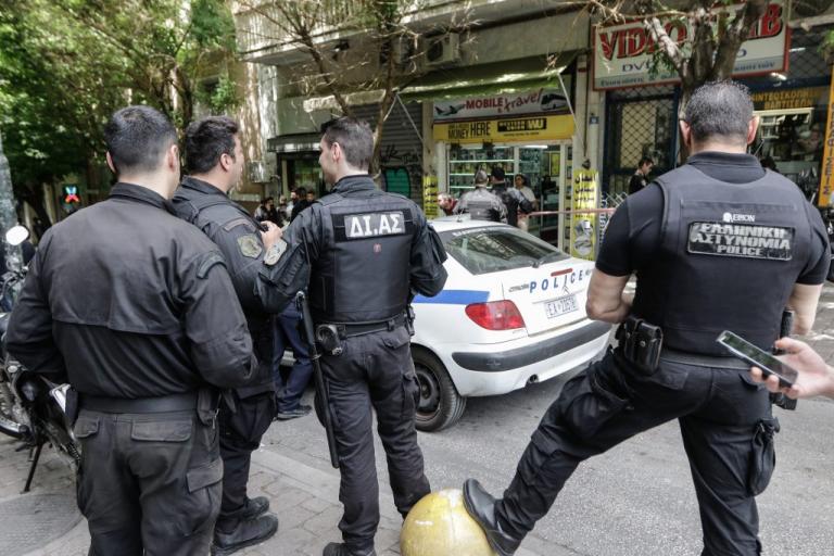 Επιχείρηση «σκούπα» στον Πειραιά | Newsit.gr Επιχείρηση «σκούπα» στον Πειραιά | Newsit.gr