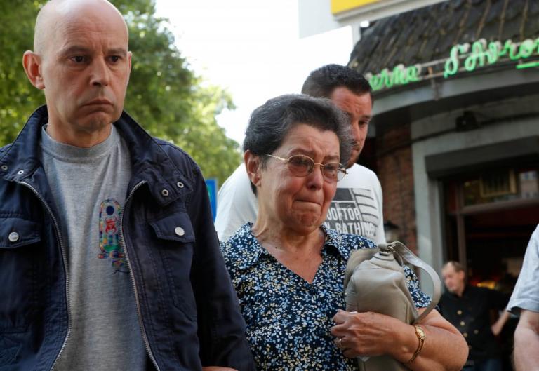 Κλαίει όλο το Βέλγιο – Λύγισε η μητέρα της αστυνομικού που έπεσε νεκρή στο μακελειό στη Λιέγη | Newsit.gr