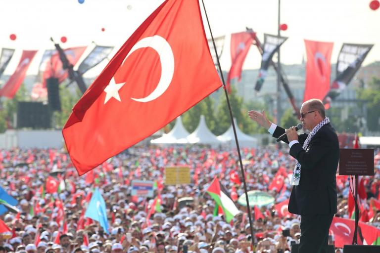 Τουρκία – δημοσκοπήσεις: Στο «τσεπάκι» του Ερντογάν η πρωτιά, όχι η… αυτοδυναμία
