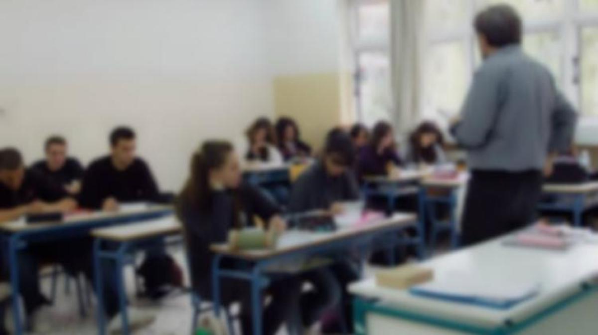 Μαθητής “σάπισε” στο ξύλο καθηγητή επειδή του είπε να κάτσει σε άλλο θρανίο! | Newsit.gr Μαθητής “σάπισε” στο ξύλο καθηγητή επειδή του είπε να κάτσει σε άλλο θρανίο! | Newsit.gr