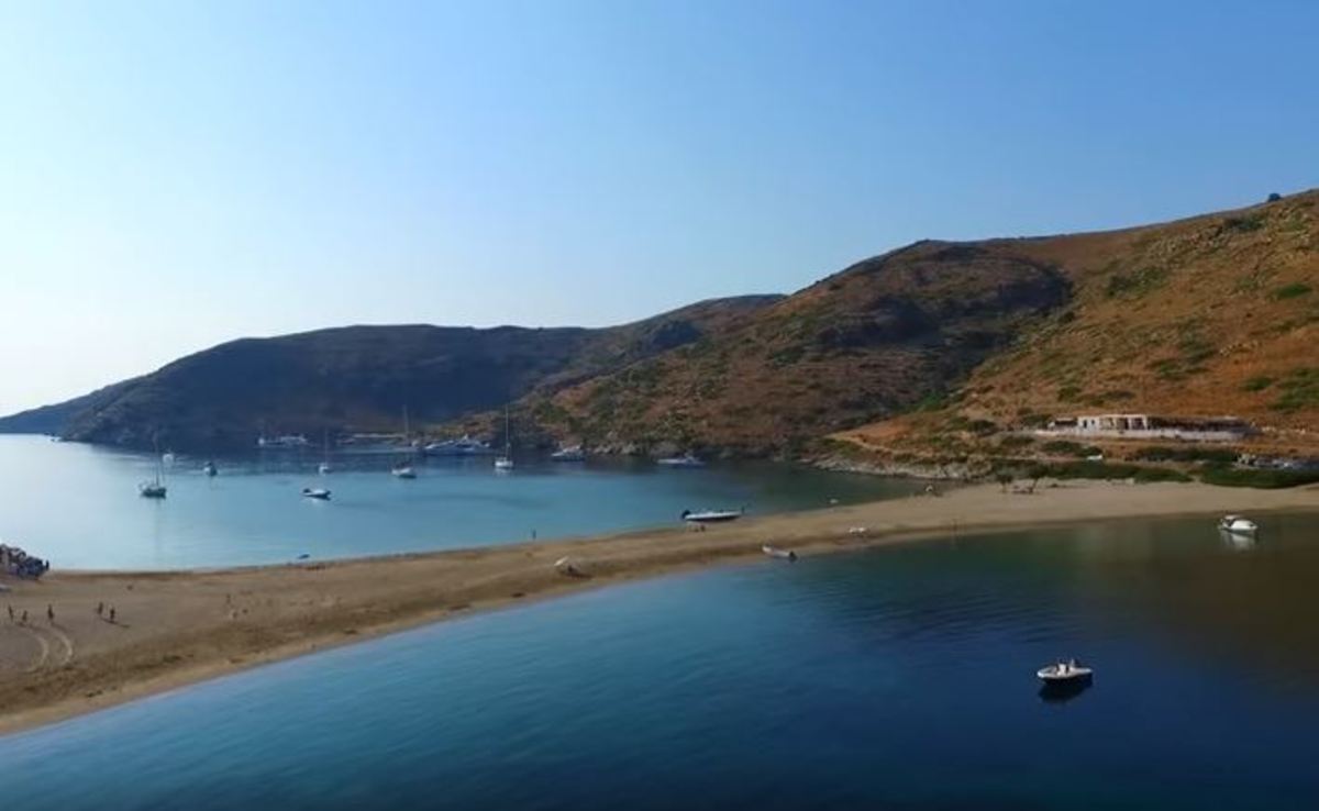 Το κυκλαδίτικο νησί όπου ο Βασιλιάς Όθωνας και η Βασίλισσα Αμαλία απολάμβαναν τα λουτρά τους