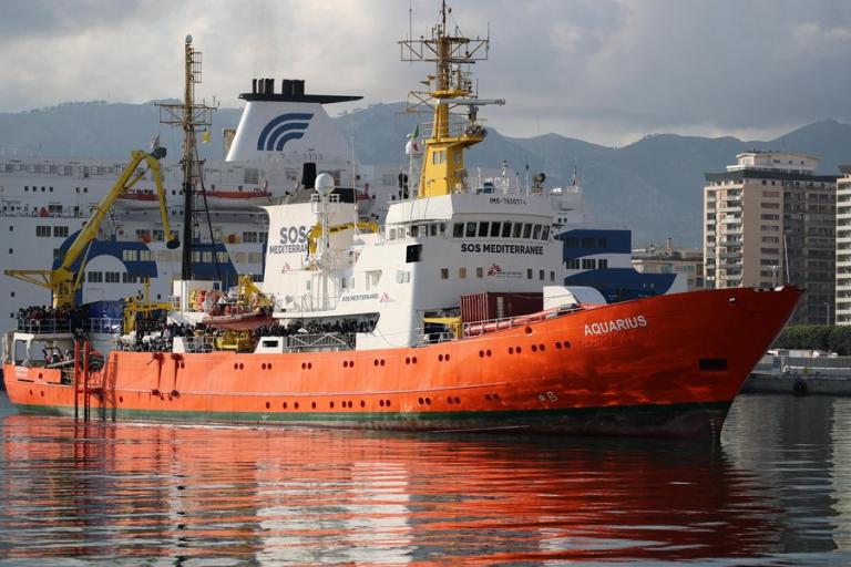 «Μαλλιά – κουβάρια» Γαλλία και Ιταλία για το πλοίο με τους μετανάστες | Newsit.gr «Μαλλιά – κουβάρια» Γαλλία και Ιταλία για το πλοίο με τους μετανάστες | Newsit.gr