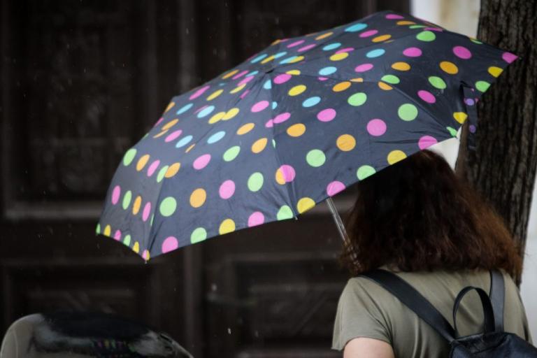 Καιρός: 30αρια στο θερμόμετρο και βροχές – Αλλαγή σκηνικού από αύριο