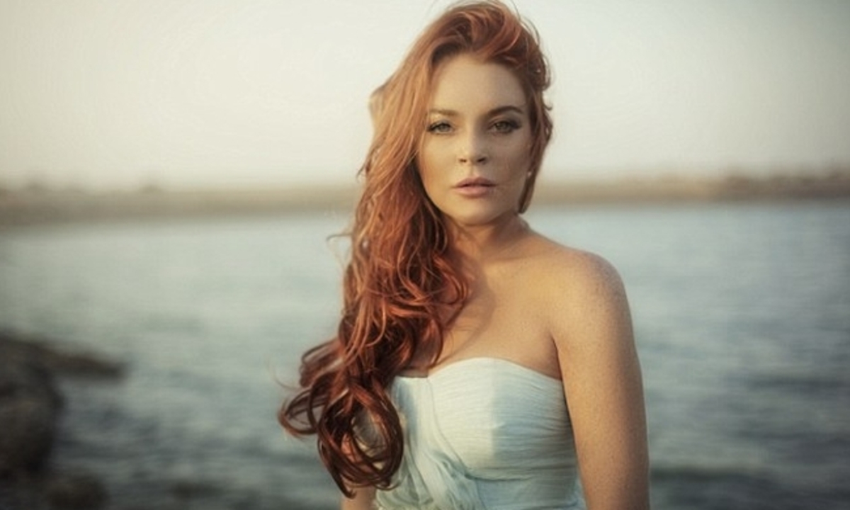 Lindsay Lohan: Συνεχίζει τις βουτιές στη Μύκονο! | Newsit.gr Lindsay Lohan: Συνεχίζει τις βουτιές στη Μύκονο! | Newsit.gr
