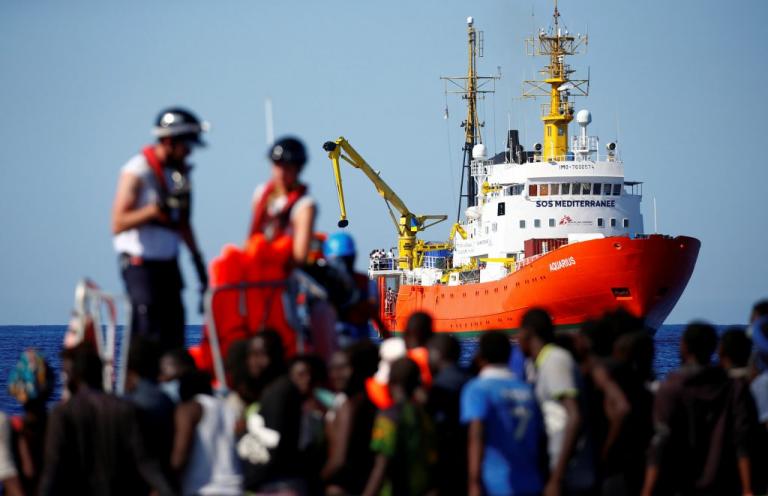 Aquarius: Βρέθηκε λύση για τους 693 πρόσφυγες και μετανάστες – Σε ποιά χώρα θα πάνε | Newsit.gr Aquarius: Βρέθηκε λύση για τους 693 πρόσφυγες και μετανάστες – Σε ποιά χώρα θα πάνε | Newsit.gr