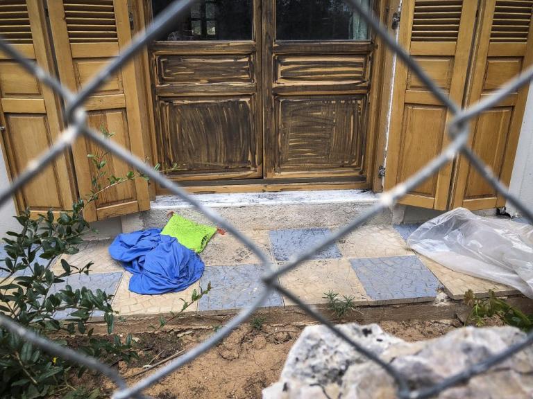Αργυρούπολη: Οι συγγενείς του δραπέτη προσπάθησαν να καθυστερήσουν τους αστυνομικούς!
