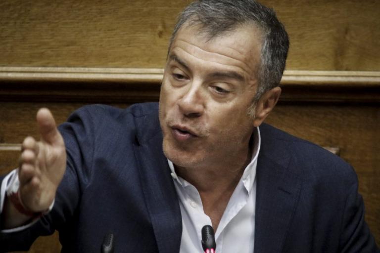 Καυγάς Θεοδωράκη – Μάρκου: Τα ψηλοτάκουνά σας δεν φτάνουν στους δρόμους της Θεσσαλονίκης! | Newsit.gr Καυγάς Θεοδωράκη – Μάρκου: Τα ψηλοτάκουνά σας δεν φτάνουν στους δρόμους της Θεσσαλονίκης! | Newsit.gr