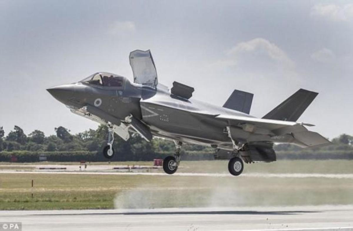F35: Τους έκανε τα γλυκά μάτια και έκλεβε απόρρητες πληροφορίες μέσω Tinder για το μαχητικό stealth! | Newsit.gr F35: Τους έκανε τα γλυκά μάτια και έκλεβε απόρρητες πληροφορίες μέσω Tinder για το μαχητικό stealth! | Newsit.gr