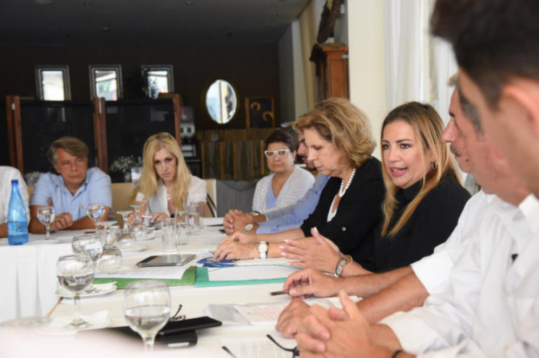 Τον Νέο Βουτζά και το Μάτι επισκέφθηκε η Φώφη Γεννηματά | Newsit.gr Τον Νέο Βουτζά και το Μάτι επισκέφθηκε η Φώφη Γεννηματά | Newsit.gr