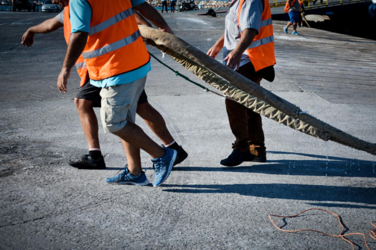 Νέα 24ωρη απεργία στα πλοία αύριο Τρίτη – Κλιμακώνουν τις κινητοποιήσεις οι ναυτικοί | Newsit.gr Νέα 24ωρη απεργία στα πλοία αύριο Τρίτη – Κλιμακώνουν τις κινητοποιήσεις οι ναυτικοί | Newsit.gr