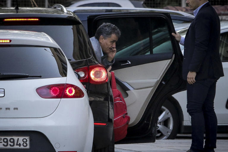 Μεγαλοπρεπές άδειασμα και από την κυβέρνηση στο ΑΠΕ για τα περί συμφωνίας για τις συντάξεις | Newsit.gr Μεγαλοπρεπές άδειασμα και από την κυβέρνηση στο ΑΠΕ για τα περί συμφωνίας για τις συντάξεις | Newsit.gr