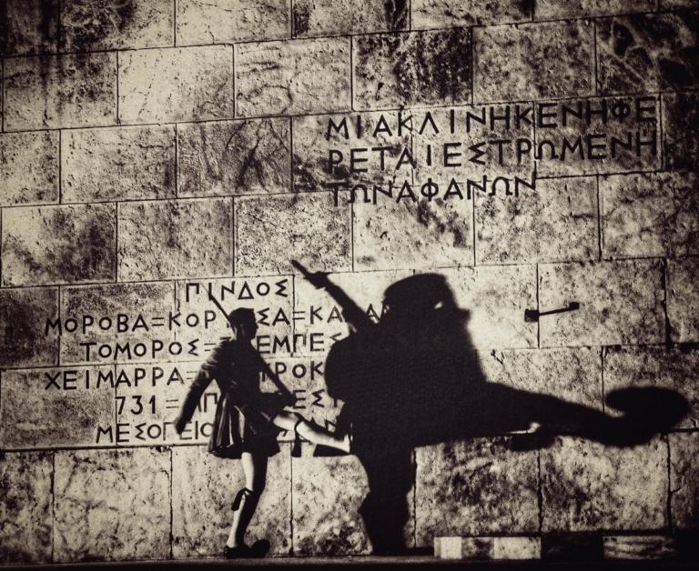Οι αγέρωχοι Εύζωνες «φεύγουν» για Πολωνία | Newsit.gr Οι αγέρωχοι Εύζωνες «φεύγουν» για Πολωνία | Newsit.gr
