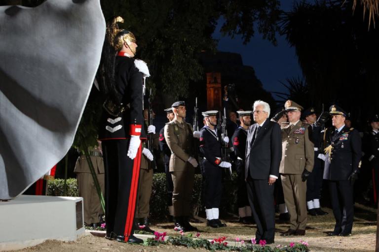 Στεφάνι στο Μνημείο Ελληνοϊταλικής Φιλίας στην Κέρκυρα κατέθεσε ο Σέρτζιο Ματταρέλα | Newsit.gr Στεφάνι στο Μνημείο Ελληνοϊταλικής Φιλίας στην Κέρκυρα κατέθεσε ο Σέρτζιο Ματταρέλα | Newsit.gr
