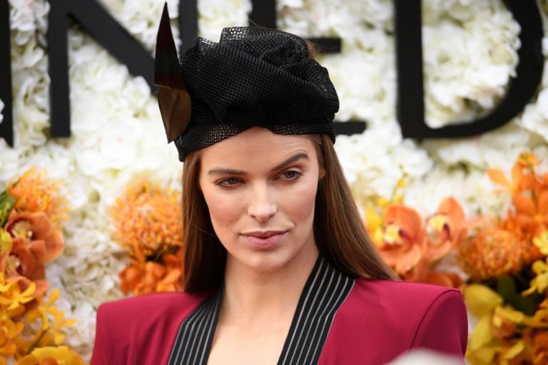 Λόουλι: Το top model τα βάζει με τους «Αγγέλους» της Victoria Secret | Newsit.gr Λόουλι: Το top model τα βάζει με τους «Αγγέλους» της Victoria Secret | Newsit.gr