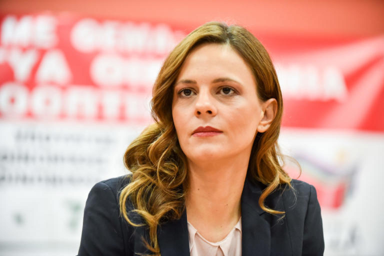 Αχτσιόγλου: Κάτω από τις 900.000 οι άνεργοι | Newsit.gr Αχτσιόγλου: Κάτω από τις 900.000 οι άνεργοι | Newsit.gr