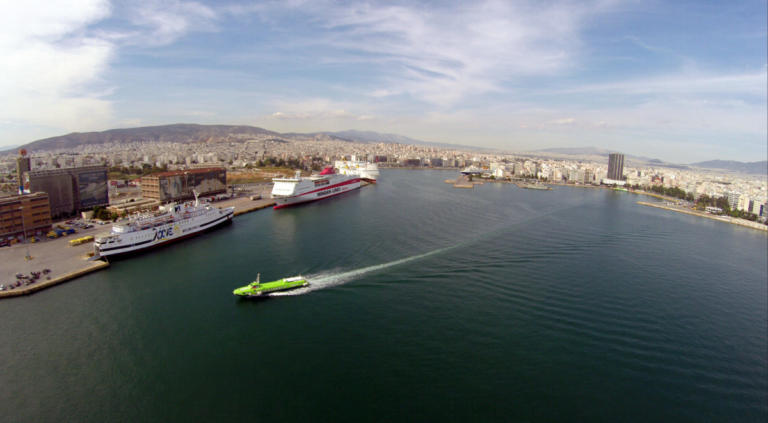Μηχανική βλάβη στο “Flying Dolphin 18” – Επιστρέφει και πάλι στον Πειραιά! | Newsit.gr Μηχανική βλάβη στο “Flying Dolphin 18” – Επιστρέφει και πάλι στον Πειραιά! | Newsit.gr
