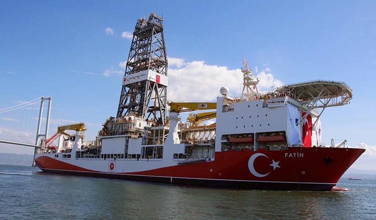 Δεύτερο πλωτό γεωτρύπανο αγόρασε η Τουρκία – Ο “Πορθητής” πιάνει… δουλειά μαζί με το νέο σκάφος!  