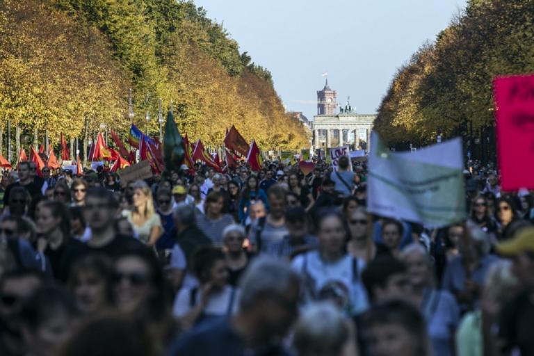 Όλη η Γαλλία στους δρόμους για την κλιματική αλλαγή! | Newsit.gr Όλη η Γαλλία στους δρόμους για την κλιματική αλλαγή! | Newsit.gr
