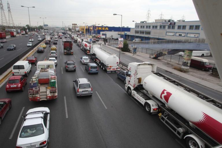 Καραμπόλα έξι αυτοκινήτων στον Κηφισό! | Newsit.gr Καραμπόλα έξι αυτοκινήτων στον Κηφισό! | Newsit.gr