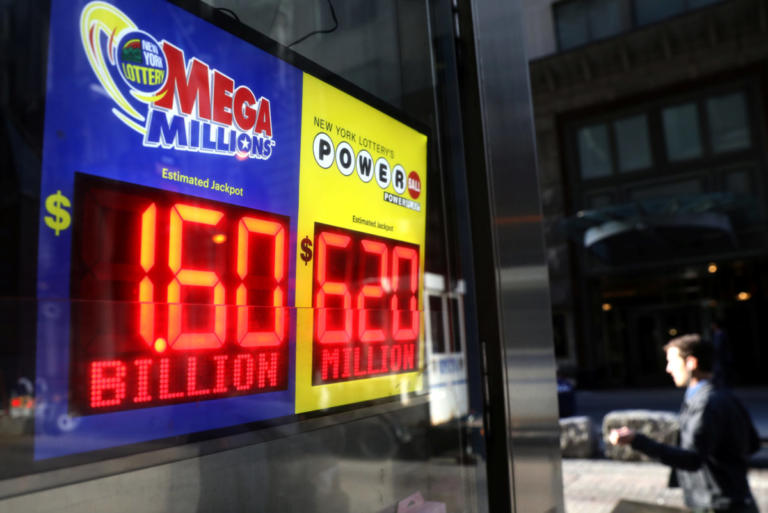 Mega Millions: Ένας ο υπερτυχερός, κέρδισε 1,6 δισ. δολάρια | Newsit.gr Mega Millions: Ένας ο υπερτυχερός, κέρδισε 1,6 δισ. δολάρια | Newsit.gr