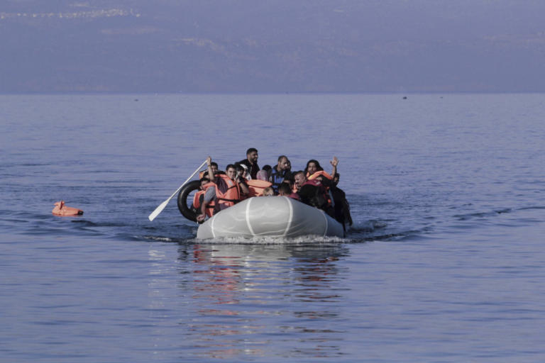 Ισπανία: 13 μετανάστες νεκροί στην προσπάθειά τους να φτάσουν στις ακτές | Newsit.gr Ισπανία: 13 μετανάστες νεκροί στην προσπάθειά τους να φτάσουν στις ακτές | Newsit.gr