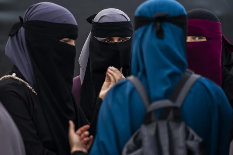 Άρση της απαγόρευσης του νικάμπ στη Γαλλία ζητάει ο ΟΗΕ – Παραβιάζει τα ανθρώπινα δικαιώματα | Newsit.gr Άρση της απαγόρευσης του νικάμπ στη Γαλλία ζητάει ο ΟΗΕ – Παραβιάζει τα ανθρώπινα δικαιώματα | Newsit.gr