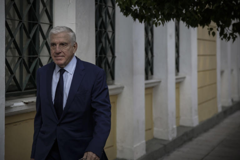 Γιάννος Παπαντωνίου: 16 ώρες απολογία! Περιμένει να μάθει αν θα προφυλακιστεί | Newsit.gr Γιάννος Παπαντωνίου: 16 ώρες απολογία! Περιμένει να μάθει αν θα προφυλακιστεί | Newsit.gr